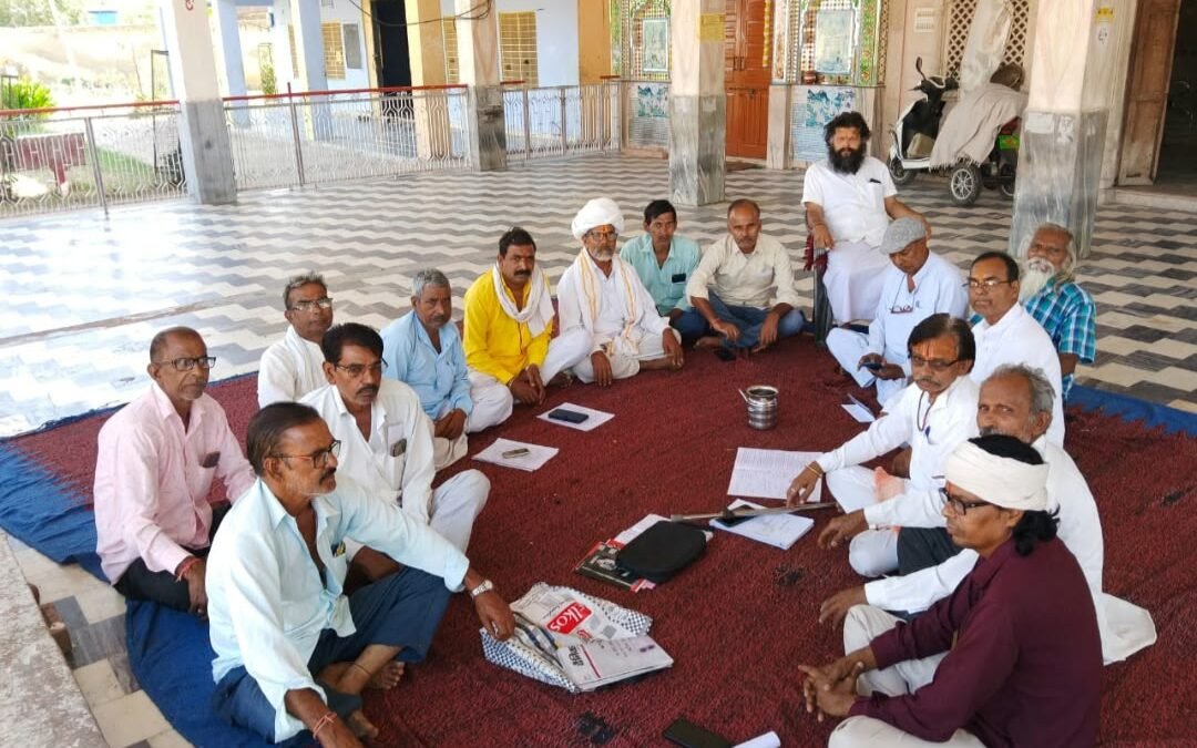 श्रीयादे माता मंदिर त्रिवेणी धाम में प्रजापति समाज की बैठक आयोजित।